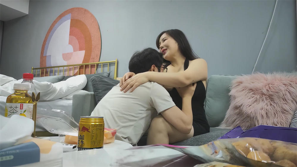 巨乳骚熟女 (1).jpg